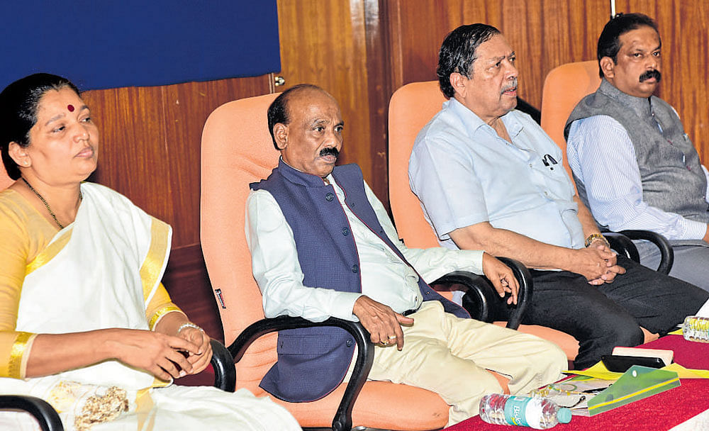 Police Training School Principal Dharanidevi Malagatti, University of Mysore in-charge Vice Chancellor Dayananda Mane, former Lokayukta Justice Santosh Hegde, and Law Department Dean C Basavaraju during the inaugural ceremony of a basic training programme on Child Rights, organised by the department of Studies in Public Administration, at B M Sri Auditorium, Manasagangothri, in Mysuru, on Monday.&#8200;Dh photo