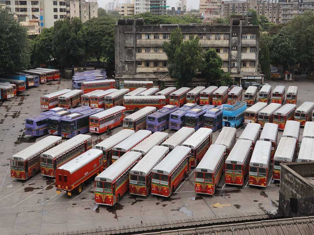 As of January 2015, the BEST has a fleet 3,600 to 3,800 buses - and more than 30 lakh people use them for their daily commute. DH photo