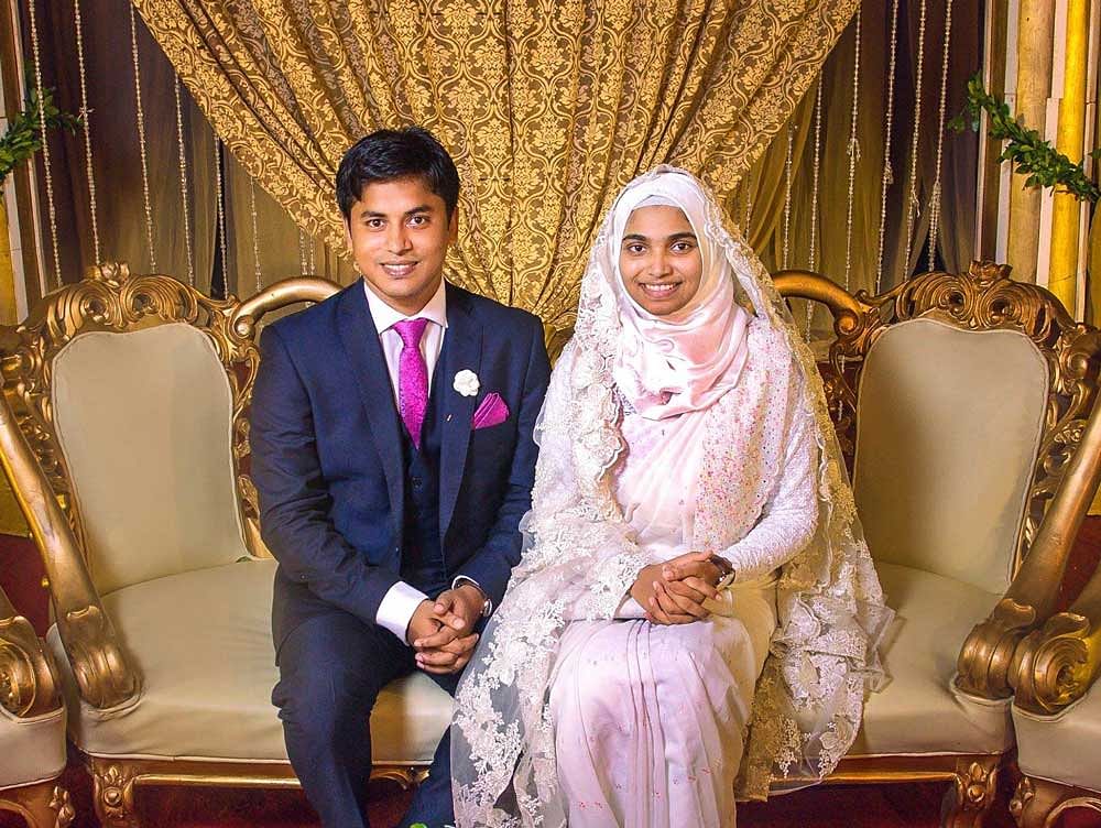 Tasnim Jara, who runs a charity providing medical care for the poor, said she wanted to challenge the widely held view that a bride must be dripping in gold on her wedding day. Image courtesy: Facebook