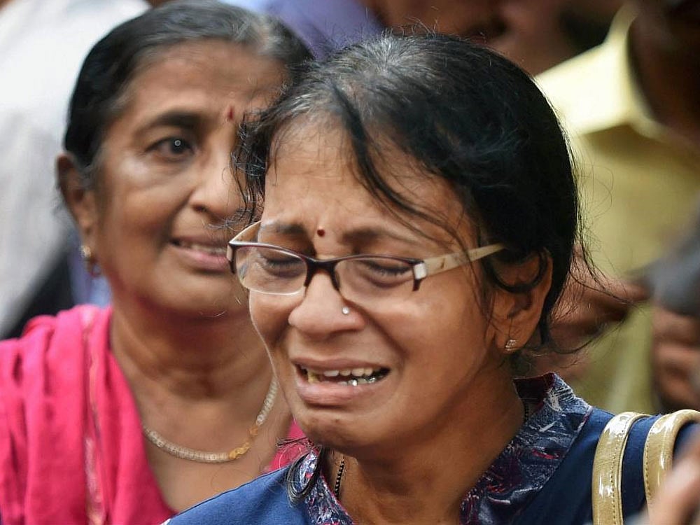 Elphinstone stampede Bodies of 17 victims handed over to kin