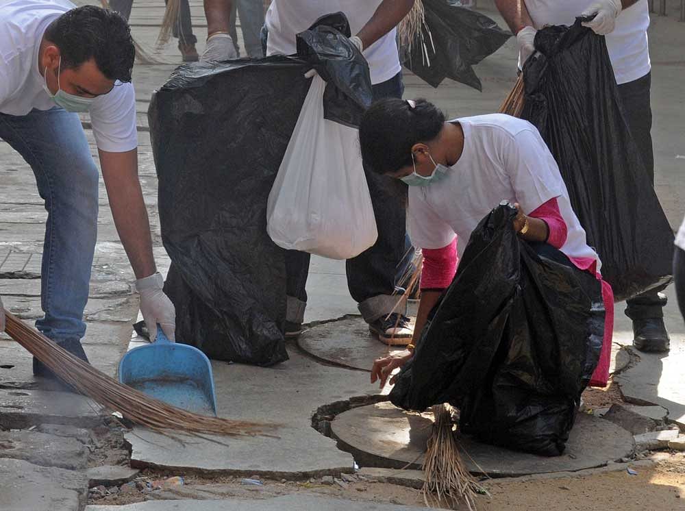 The Indian Air Force personnel and their families took part in the Swachh Bharat Abhiyan at Command Hospital recently. DH file photo