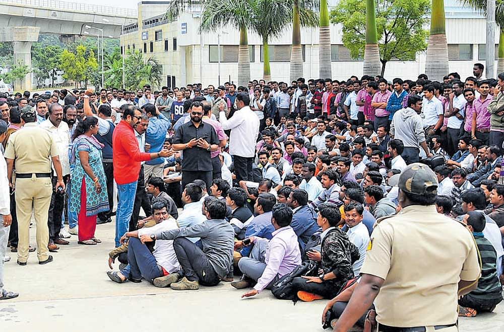 The state government had aimed to curb strikes from employees by imposing ESMA on the staff. DH file photo.