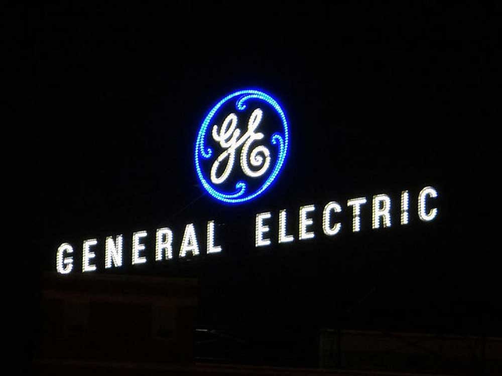 New GE chief shakes up management team