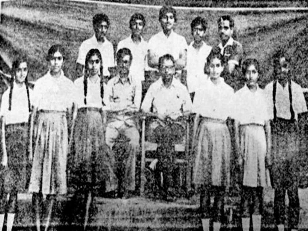 (Second from left, first row) Poornima, Uma, GS Rama Rao, S K Madhava Rao, the author and Gayatri (eighth).