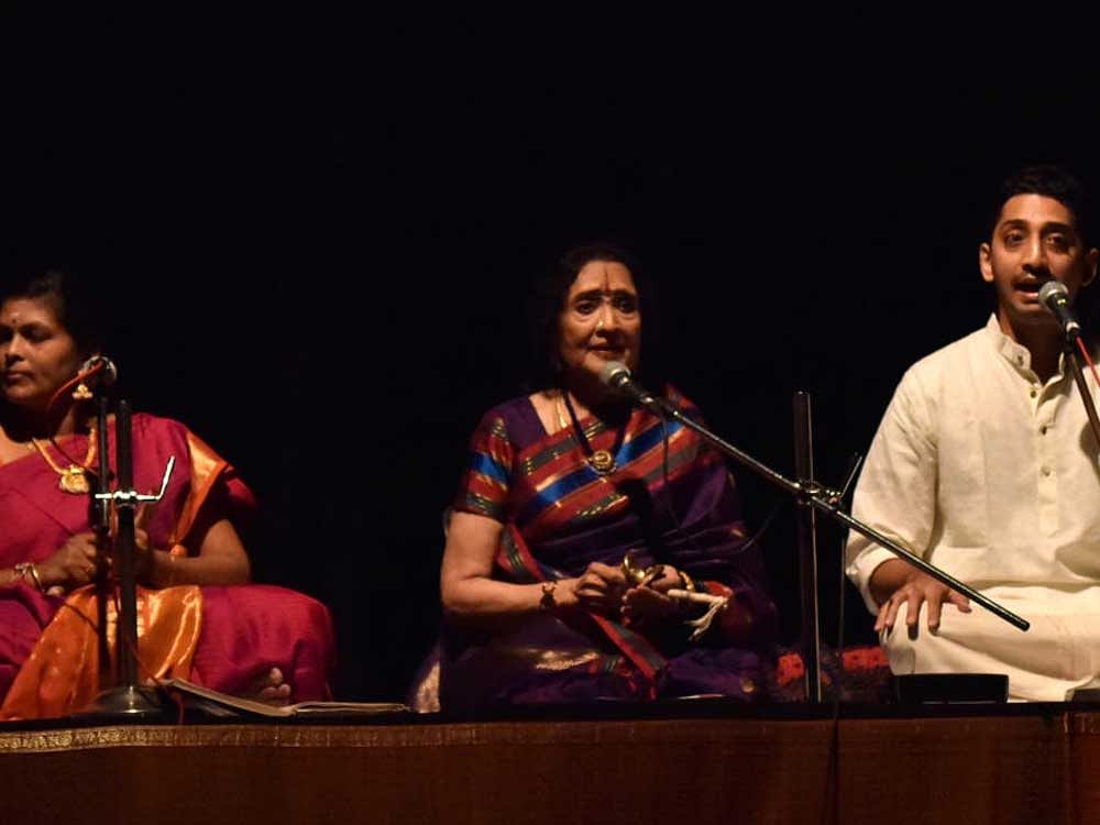 Vyjayanthimala Bali with Gayathri Sasidaran and S Girija Shankar.