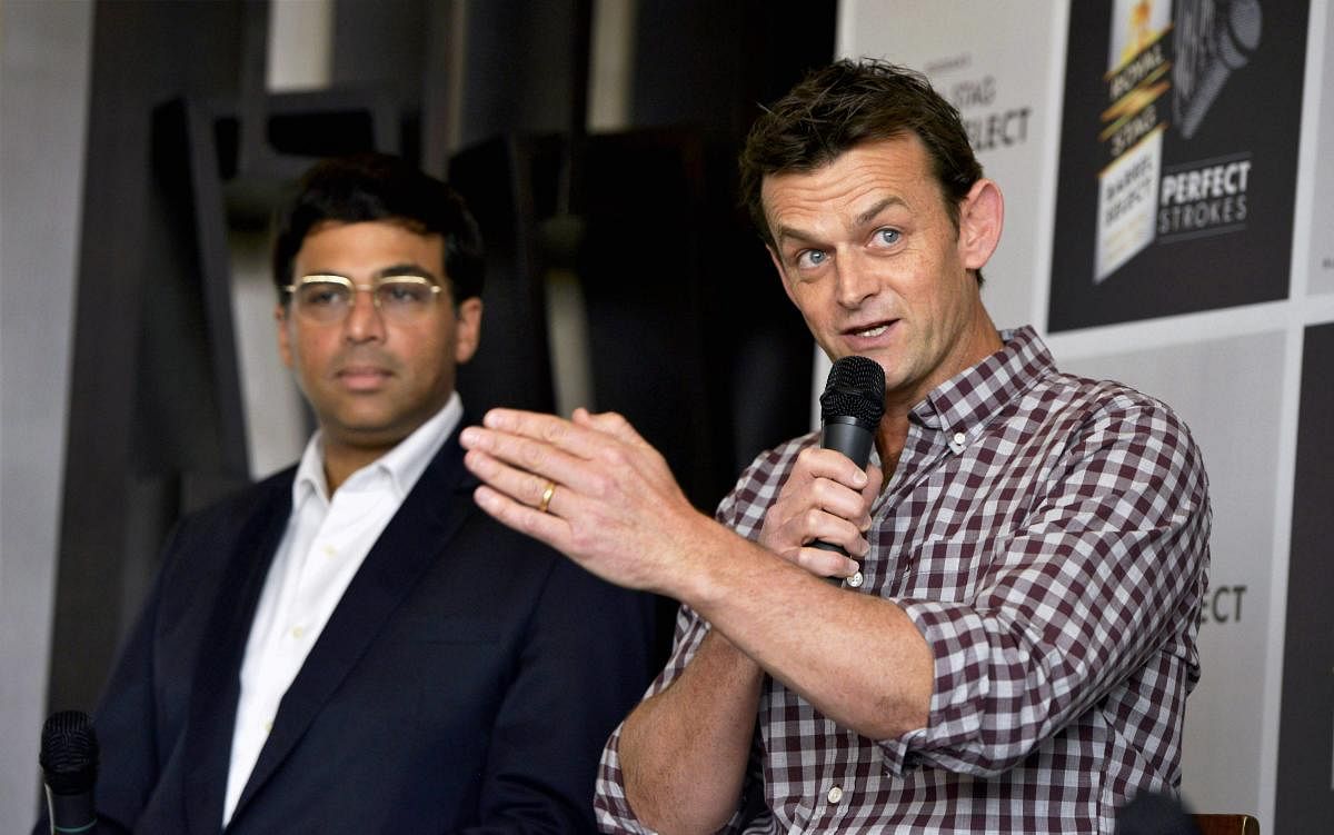 Don't undervalue Dhoni's experience: Gilchrist