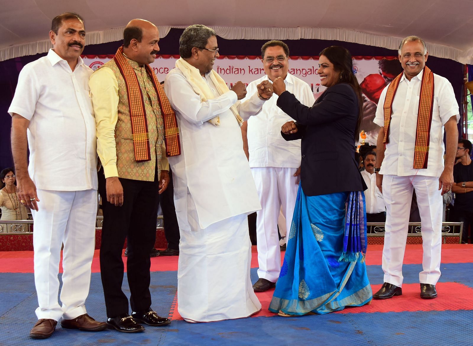 Chief Minister Siddaramaiah with Mangaluru Mayor Kavitha Sanil. DH Photo