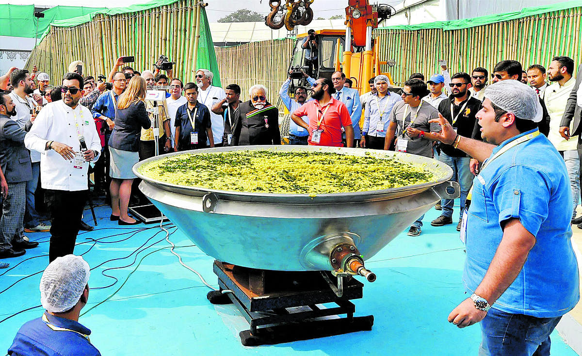 Indian chefs set world record by cooking 918 kg khichdi