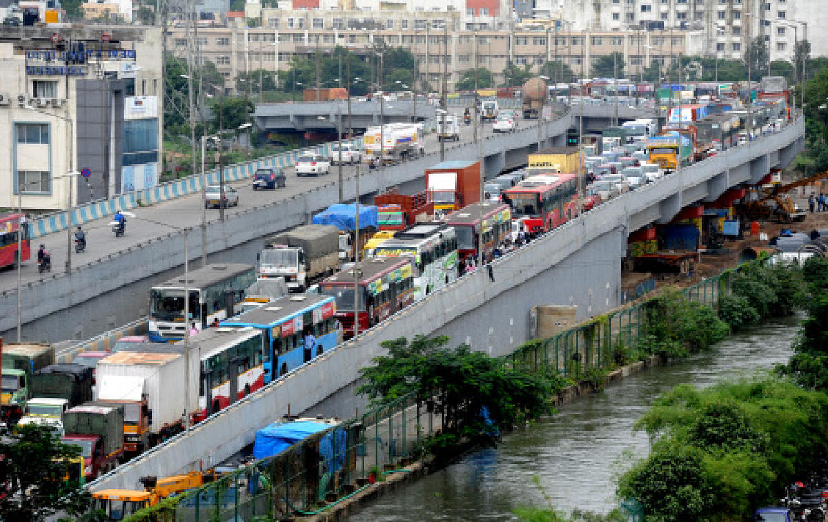 Chaos on Outer Ring Road at HSR Layout