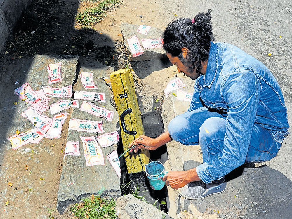 In the immediate aftermath of the note ban last year, DH reported extensively from the field, and captured the frustration and suffering of the common man.   DH File photo for representation purposes.