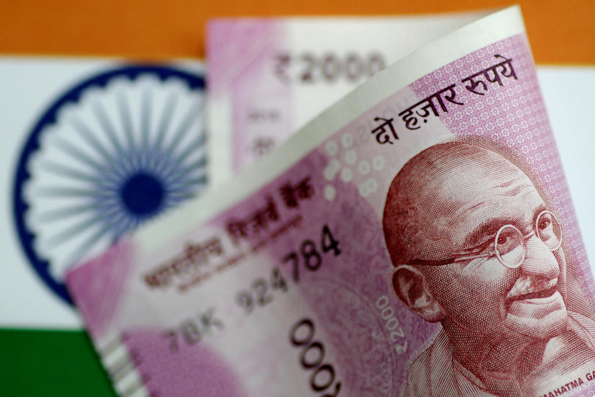 The Reserve Bank of India today fixed the reference rate of the rupee at 65.4272 against the US dollar and 76.2161 for the euro.