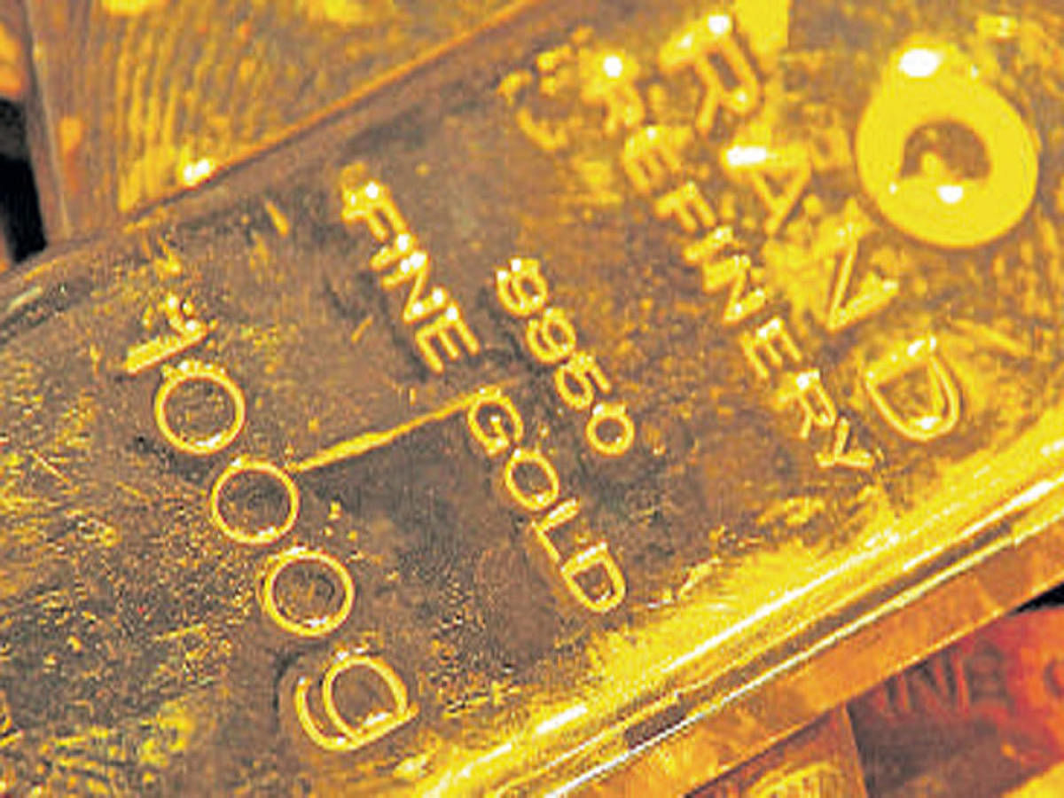 Gold fell by Rs 100 in today's trade, ending a three-day long rising streak.