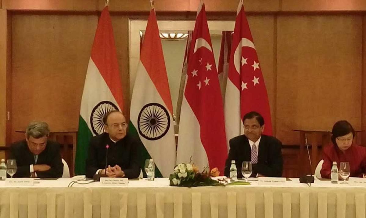 Arun Jaitley addressing a roundtable during his Singapore visit.