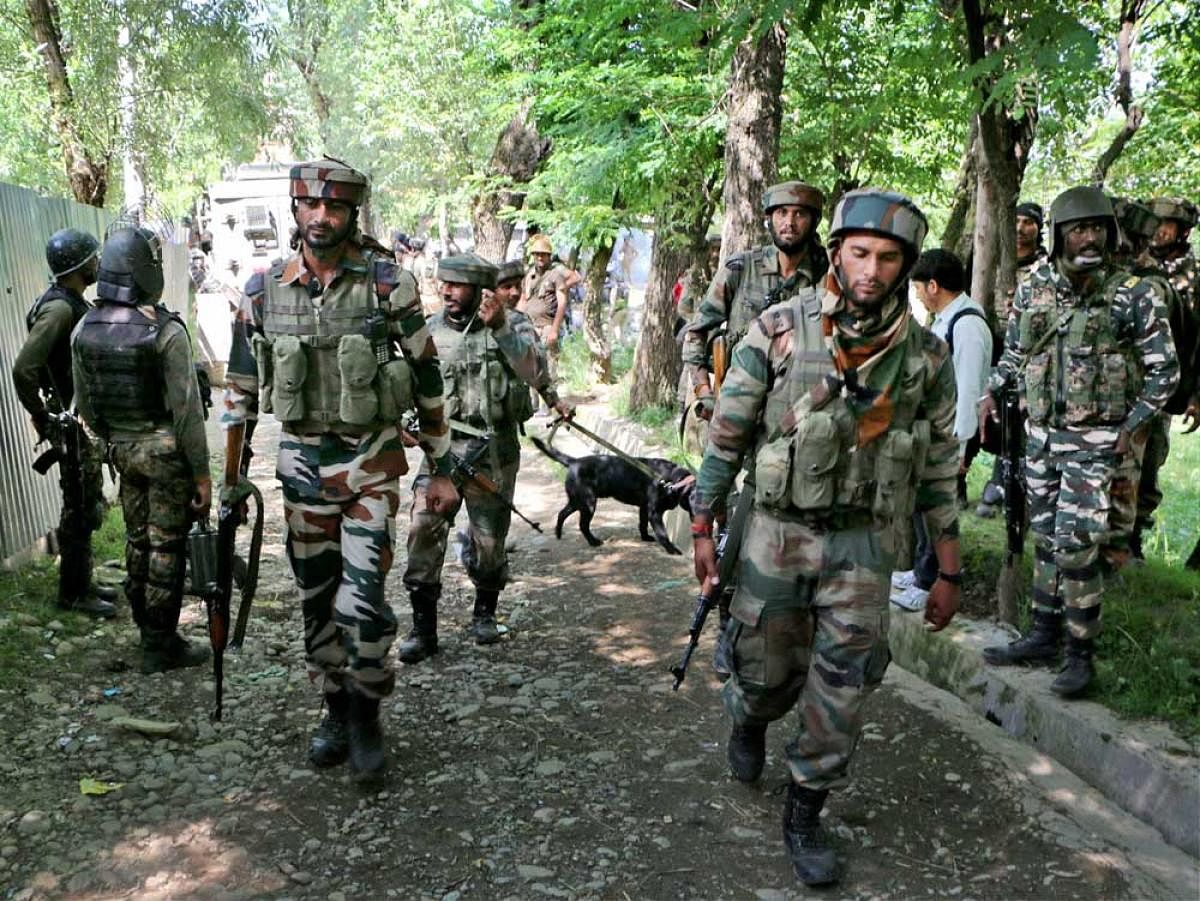 An Army jawan was injured as Pakistani troops violated the ceasefire by firing and shelling along the Line of Control (LoC) in Poonch and Jammu districts, drawing heavy retaliation from the Indian Army, an official said today. PTI file photo