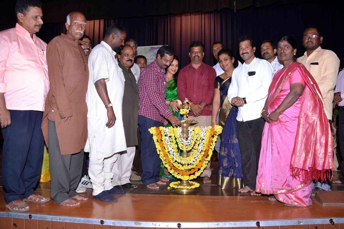 Jungle Lodges and resorts President A N Mahesh inaugurates the valedictory of library week, in Chikkamagaluru on Monday.