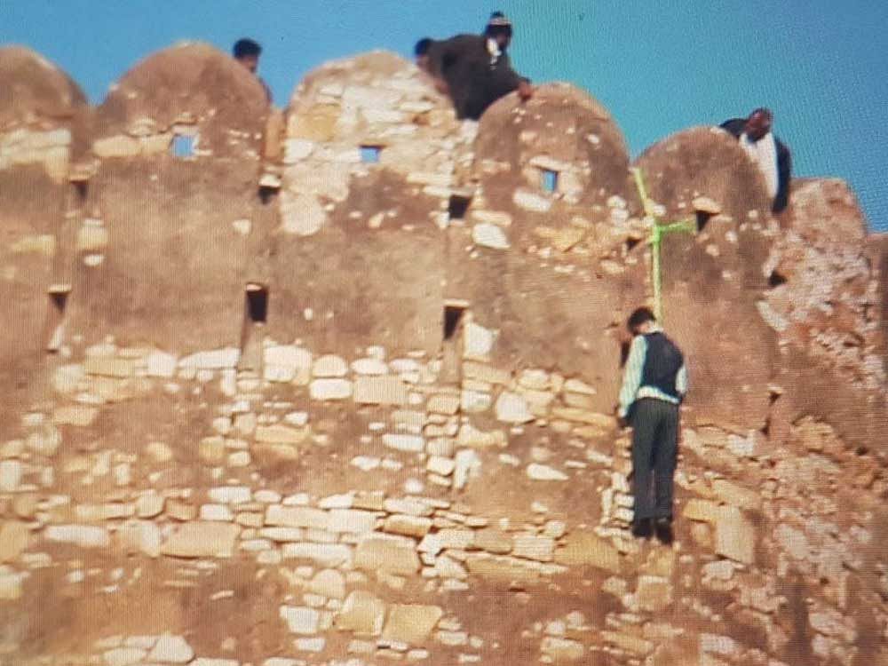 Body of a 40-year-old man, identified as Chetan Saini, was found hanging at Jaipur's famous Nahargarh fort 20 km near Jaipur. Image Courtesy: Twitter