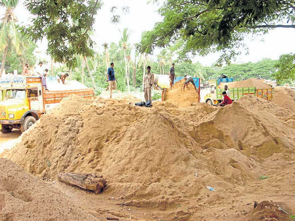 Noting that permits have been issued to 41 persons coming under CRZ, the deputy commissioner said that all of them have been directed to strictly follow the sand transportation/mining rules. DH file photo.