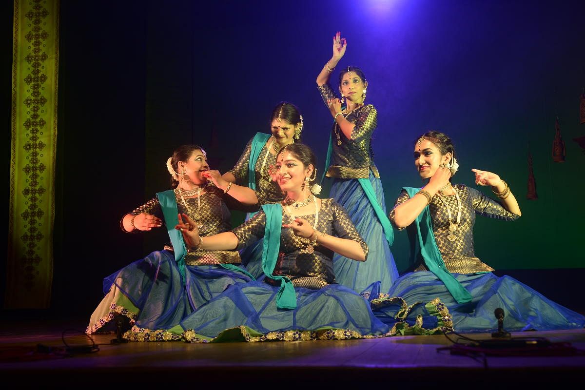 The Nadam team performing Kathak in 'Govindam Vande'.
