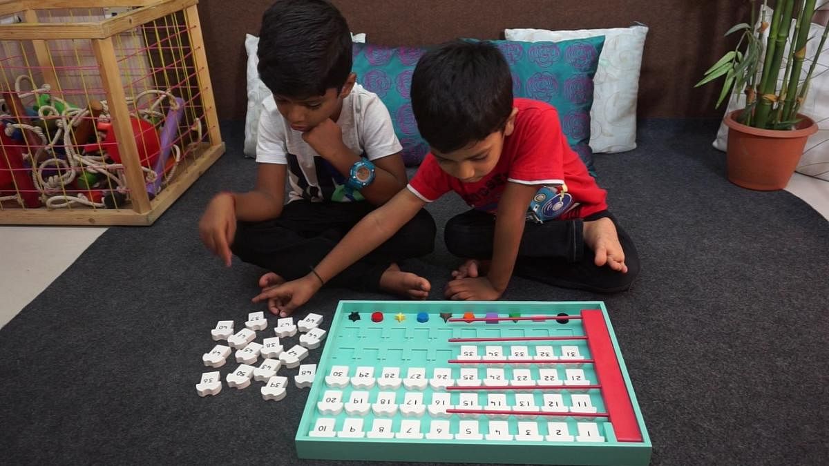 SIMPLIFYING CONCEPTS Playing with the right toys can make learning more enjoyable.