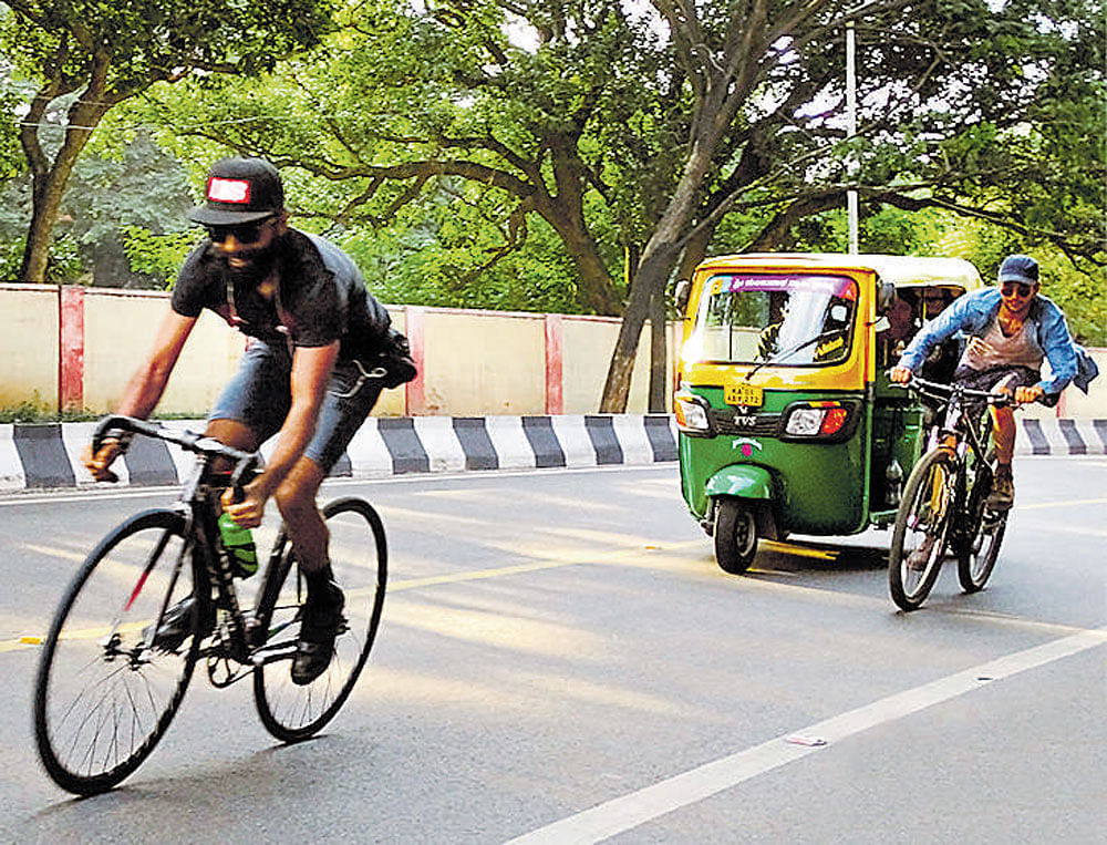 The state government's Department of Urban Land Transport (DULT) is teaming up with the BBMP to create 70 to 80 kilometres of cycling lanes in the Central Business District (CBD). DH File photo