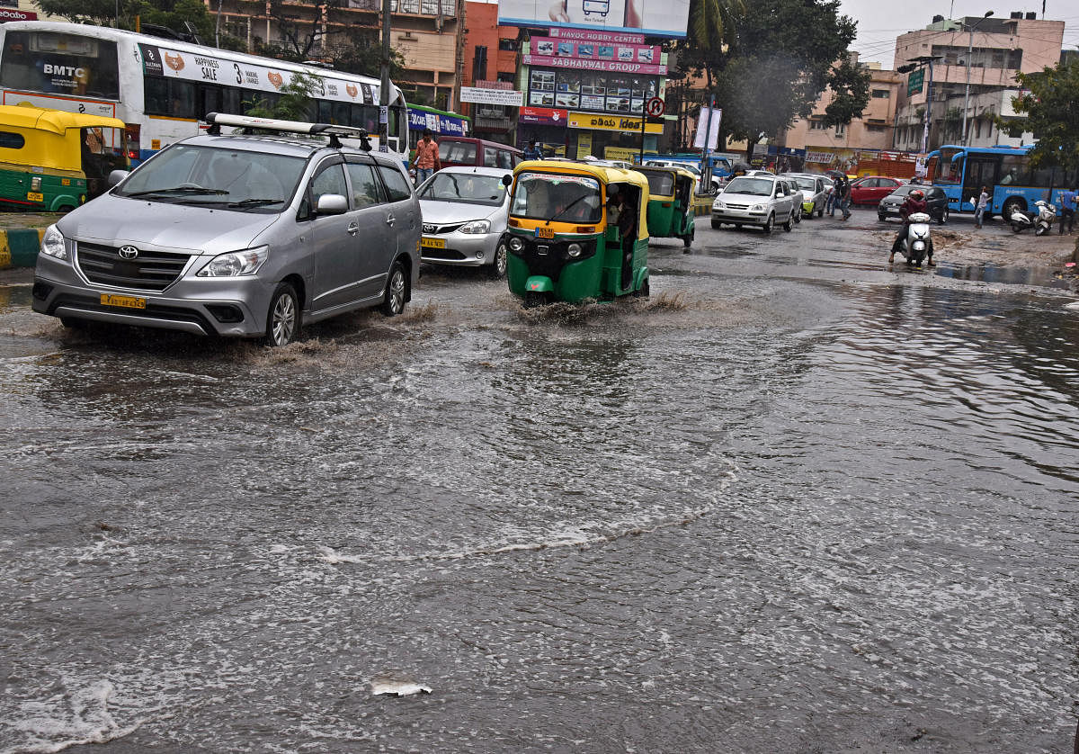 Bengalureans are constantly finding it difficult to find cabs during heavy rains.