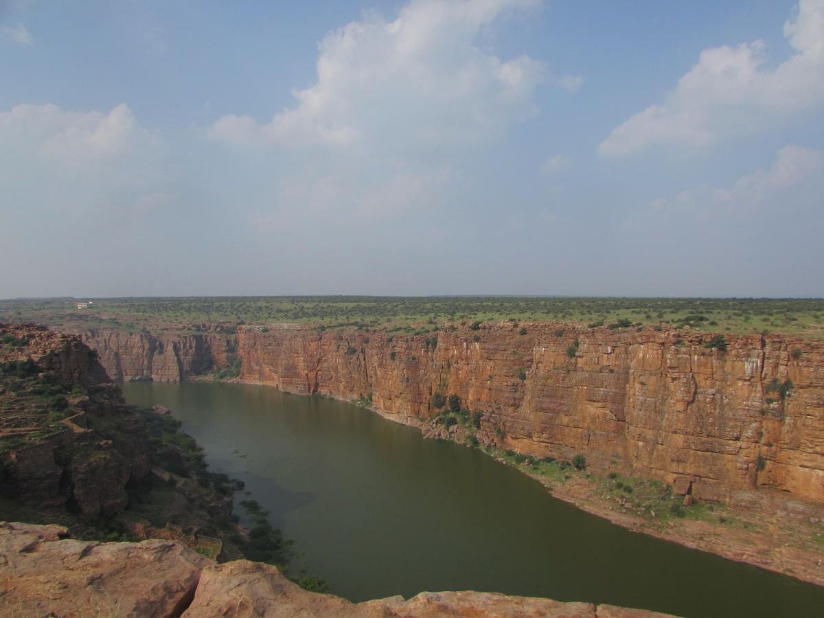 A view of the gorge at Gandikota.