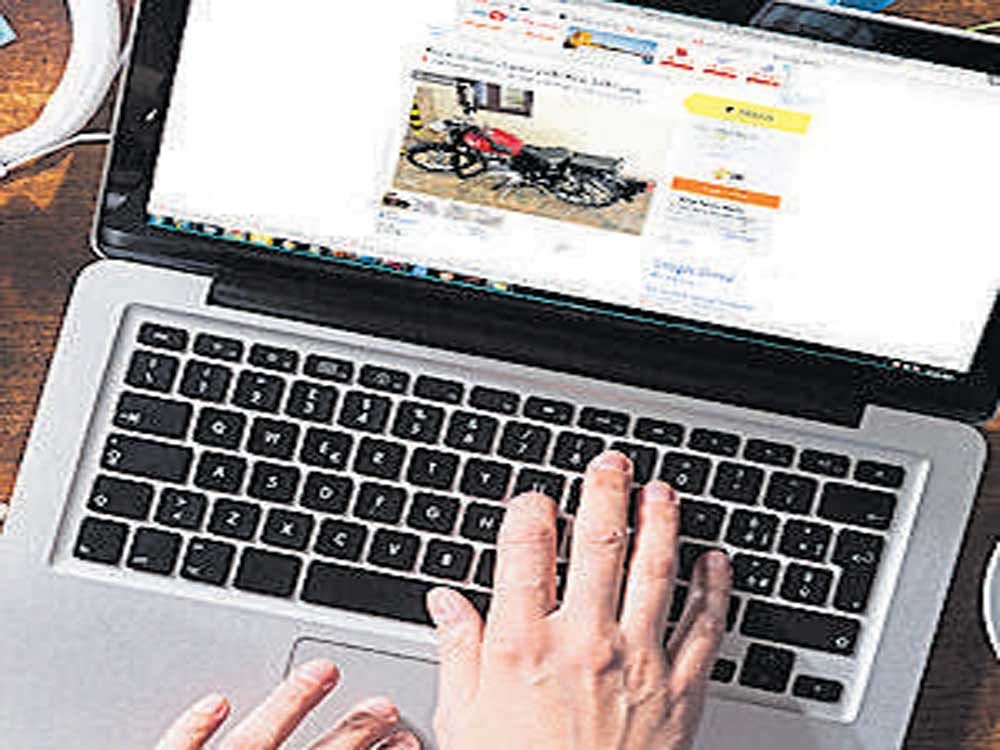 Lured to airport with sale drama, vehicle buyers ripped off online