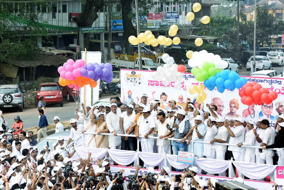 Actor Prakash Rai, district in-charge minister B Ramanath Rai and others flag-off the harmony rally in Farangipet, Bantwal on Tuesday.