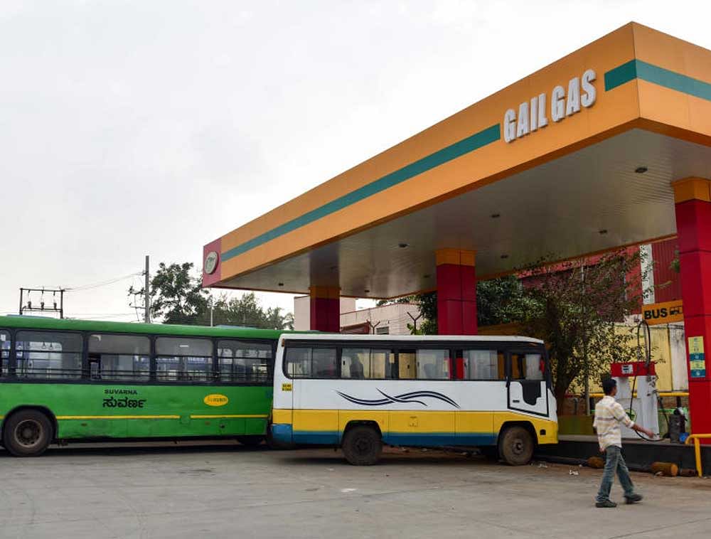 Bengaluru needs no further example than Delhi, where the state government converted all public transport vehicles for CNG use as part of its action to improve the air quality. DH Photo