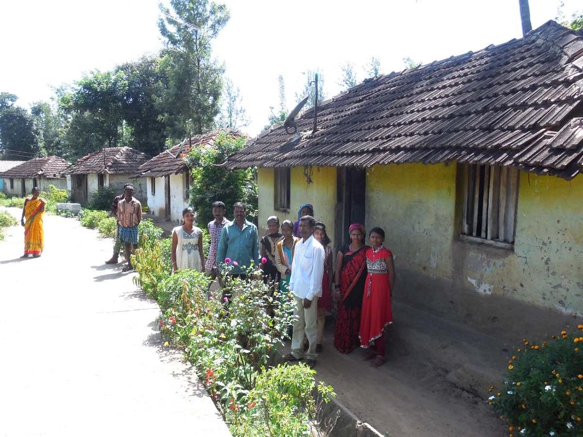 The Jenukuruba tribal colony at Malambi in Shanivarasanthe is devoid of facilities.