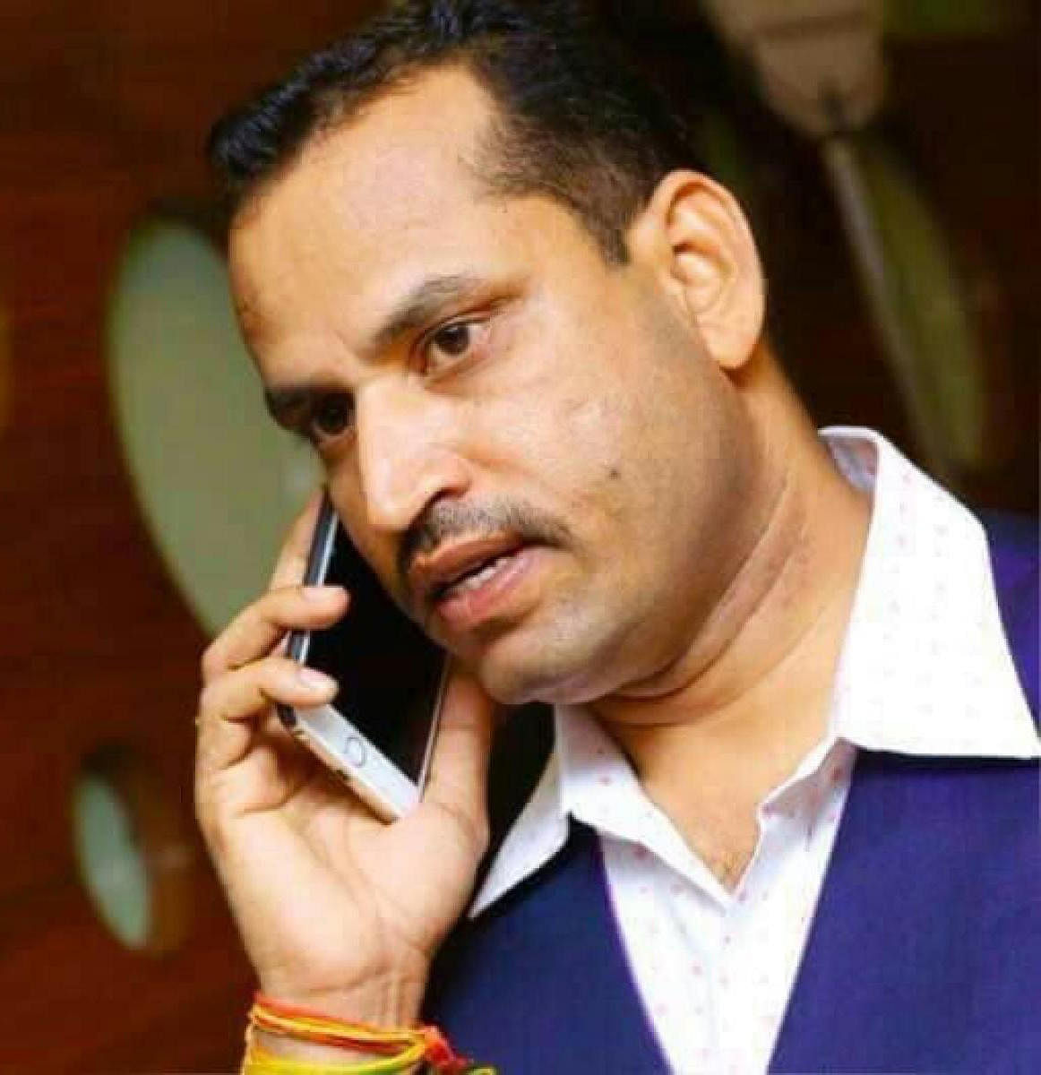 City Police Commissioner T Suneel Kumar ordered departmental enquiry against Annaurneshwari Nagar police inspector Krishna K Lamani for involving in civil dispute and ordering to demolish the compound wall belong to advocate KB Gopalakrishna.