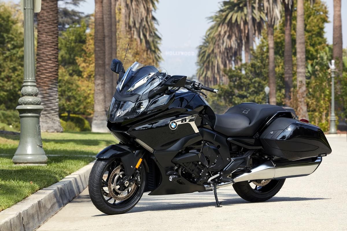 The design of the new BMW K 1600 B embraces the passion for relaxed, luxurious travel on two wheels.