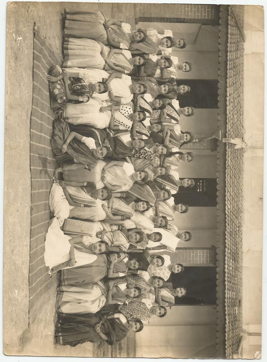 The picture taken in 1948, on the premises of London Mission School, Mission Road.