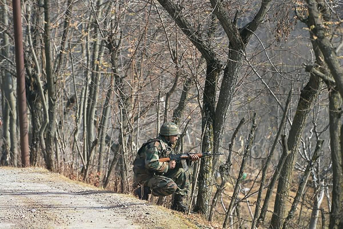 Pak violates ceasefire again