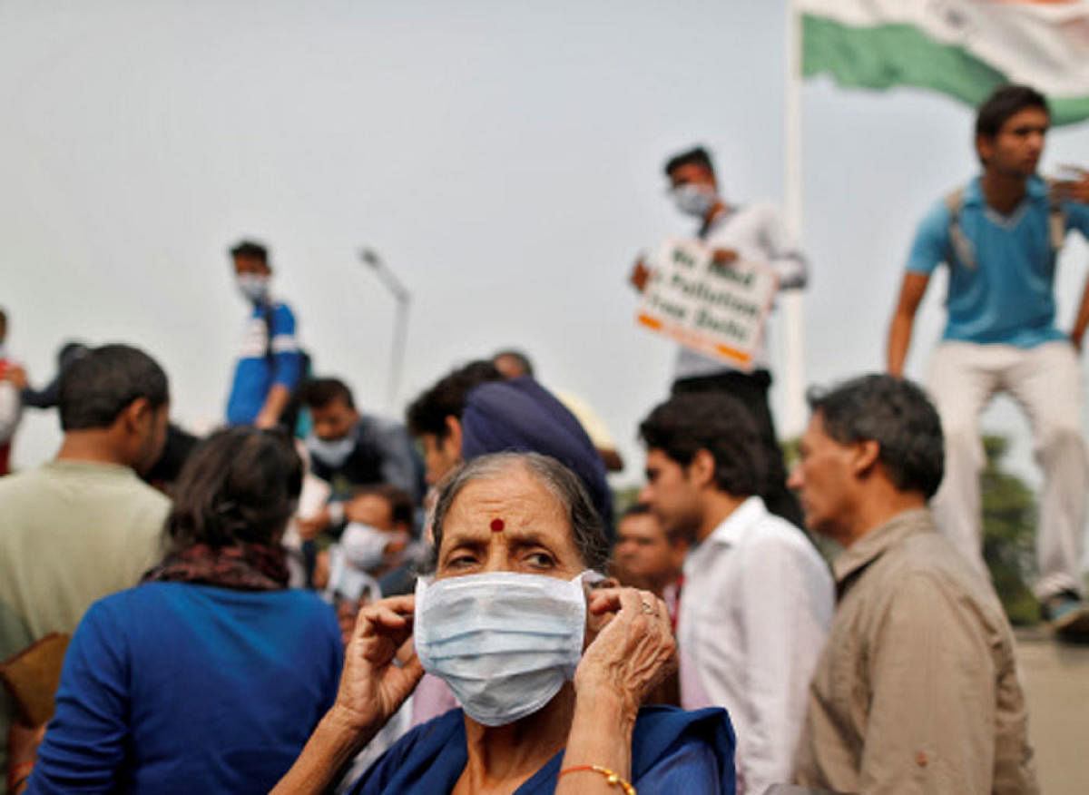 Short-term exposure to fine particulate air pollution and ozone - even at low levels - may increase the risk of premature death in the elderly, a US study warns. Reuters file photo