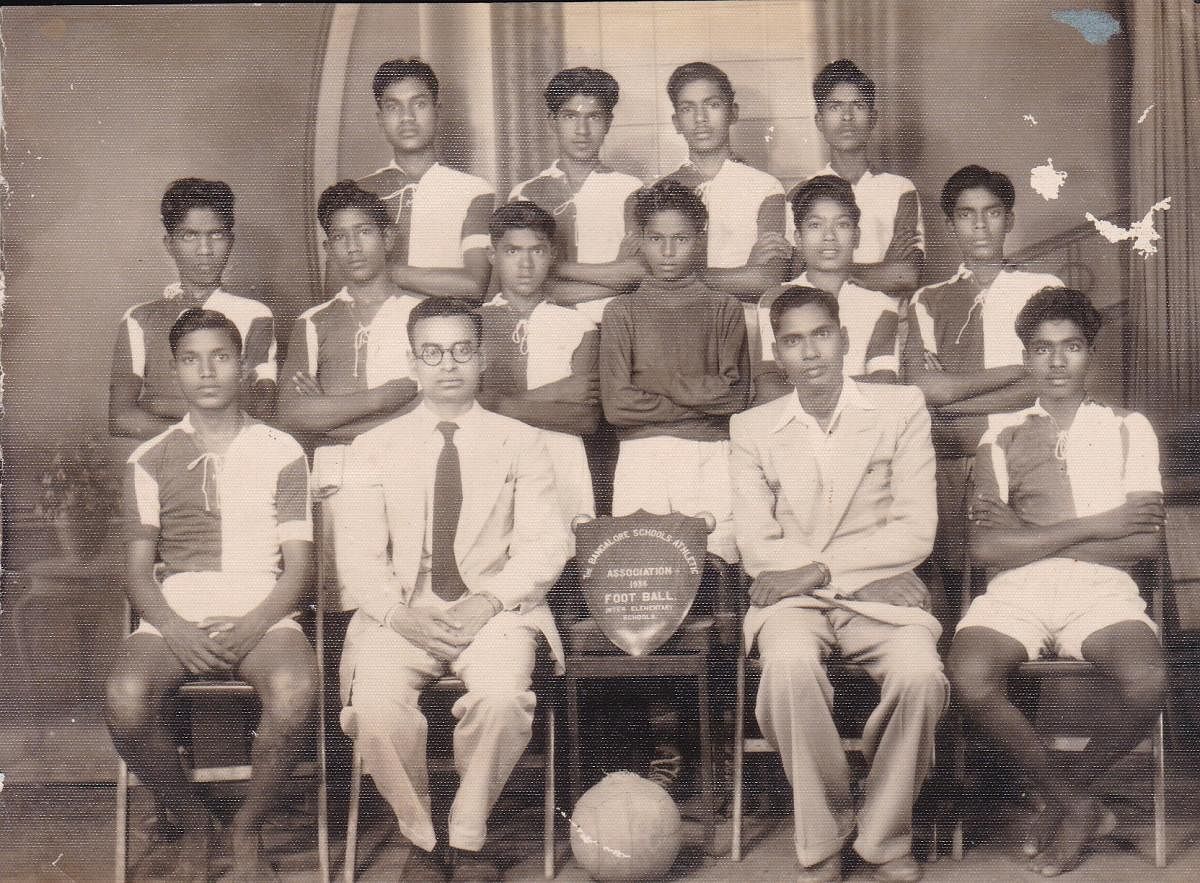 (From left, front row) Michael, T S Arumugam, J M Peter and MVenugopal. (Second row) Devan, Sarathy, Mahalingam, Kumaresan, MC Thiagarajan and Manoharan. (Third row) Manivannan, the author,Sundaresan and Ramanujam.