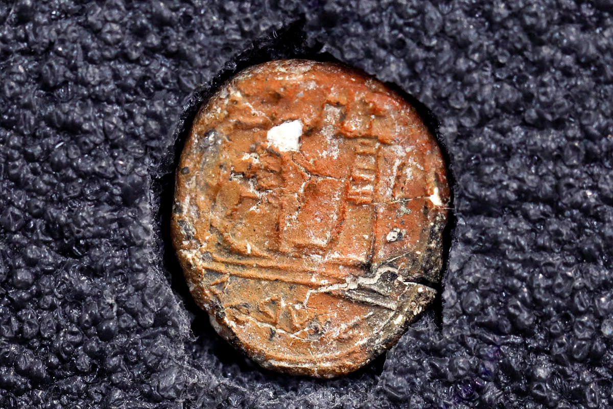 Archaeologists unearth 2,700-year-old 'governor of Jerusalem' seal impression