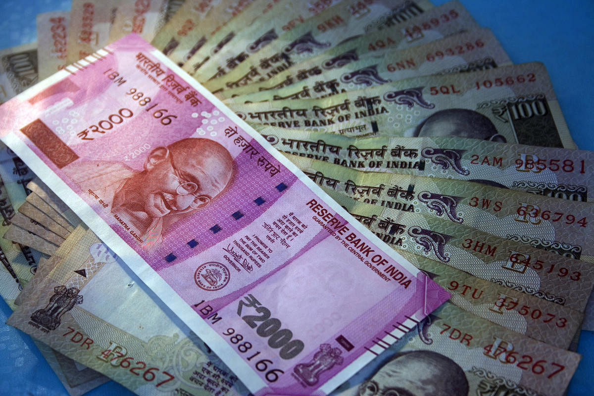 Indian 2000 And 100 Rupee Banknotes Ahead Of Budget ITR