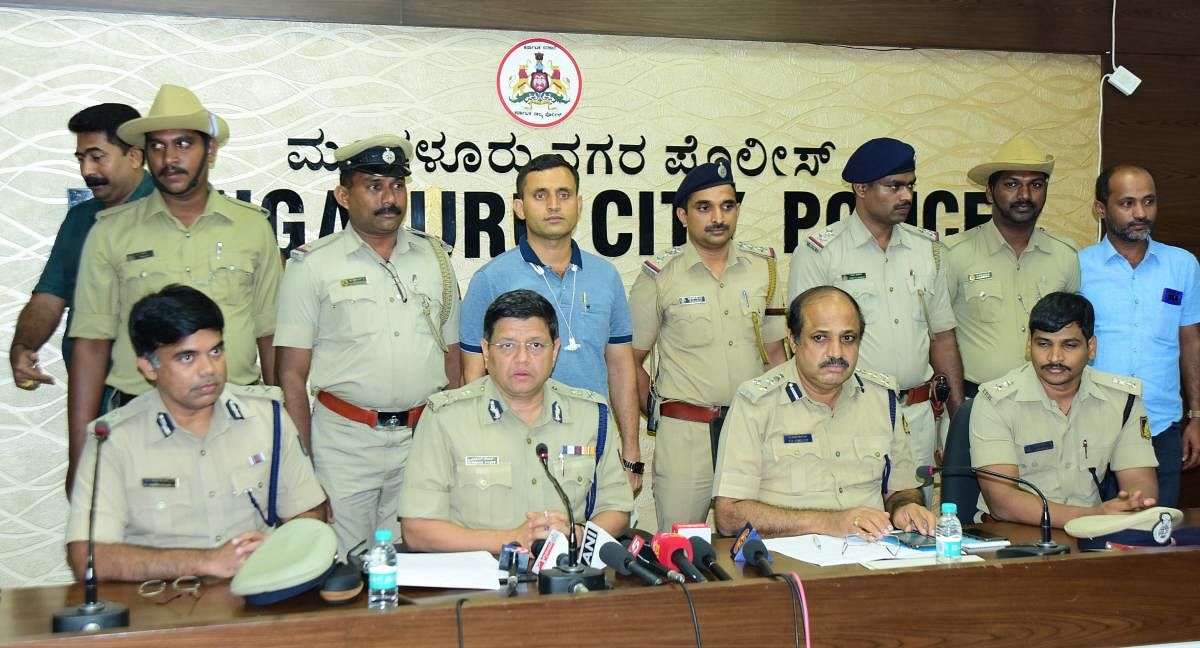 The police team which nabbed the murder accused.(Seated from left) CIDIGPMChandrashekar,ADGPKamal Pant, City Police Commissioner TRSuresh and SPCHSudhir Kumar Reddy at the City Police Commissioner's office inMangaluru onThursday.