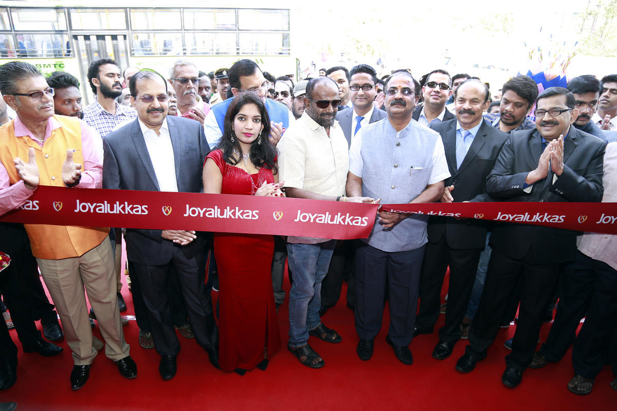 Joyalukkas opened their new showroom in Bengaluru at Marathahalli. The showroom was inaugurated by Arvind Limbavali, MLA, Mahadevapura constituency and Ramesh N, BBMP chairman, standing committee for accounts in the presence of Jose D Pallikunnel, executive director, P D Francis, DGM retail, P R George and other dignitaries.