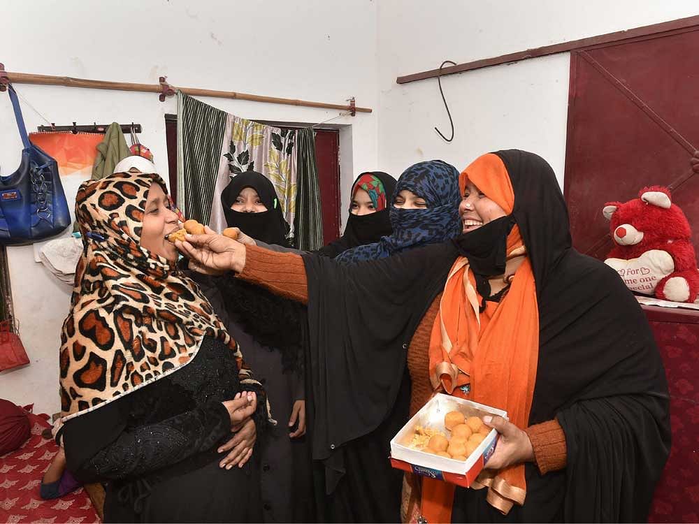 Naqvi said majority of Islamic communities and groups have welcomed the Centre's move to criminalise tribal talaq. PTI File Photo