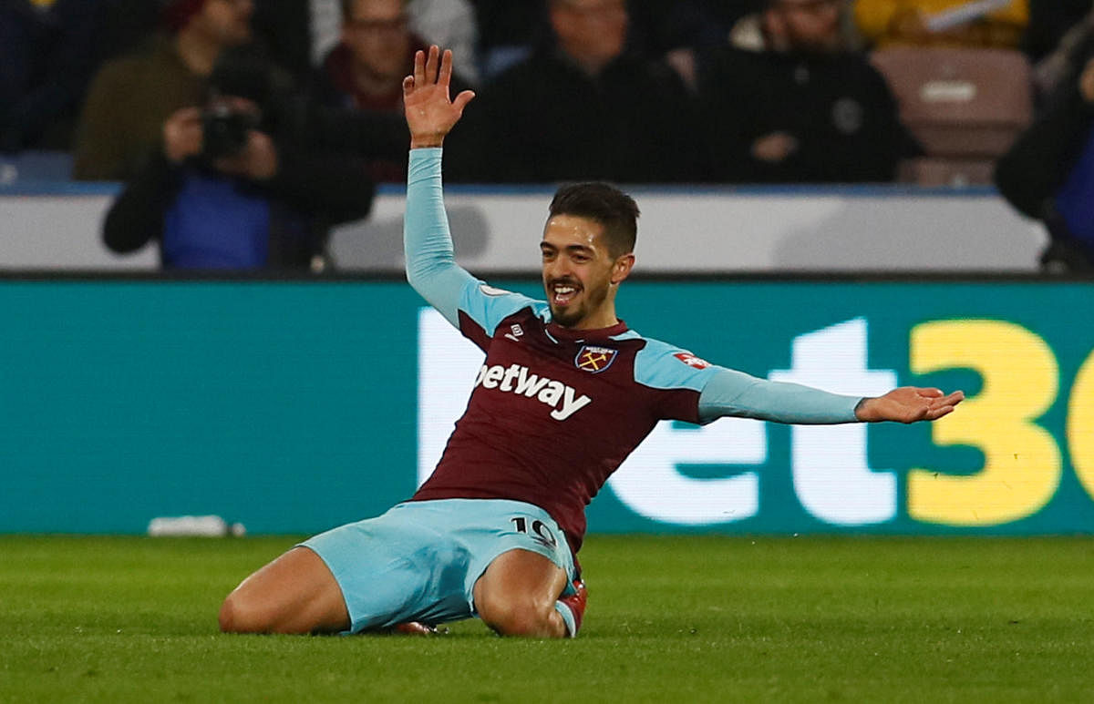 Soccer Football - Premier League - Huddersfield Town vs West Ham United - John Smith's Stadium, Huddersfield, Britain - January 13, 2018 West Ham United's Manuel Lanzini celebrates scoring their fourth goal Action Images via Reuters/Jason Cairnduff EDITORIAL USE ONLY. No use with unauthorized audio, video, data, fixture lists, club/league logos or "live" services. Online in-match use limited to 75 images, no video emulation. No use in betting, games or single club/league/player publications. Please contact your account representative for further details.