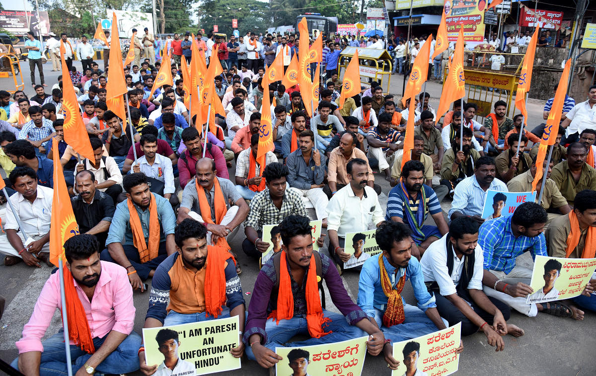 To consolidate its fragmented voters in the coastal region, the BJP has stepped up the heat on the state government over the recent murders of Hindu activists Deepak Rao at Suarthkal in Dakshina Kannada and Paresh Mesta at Honnavar in Uttara Kannada. DH File photo