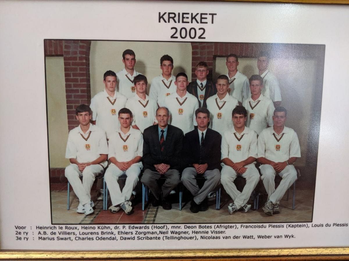 Faf du Plessis (sitting, second from right) and A B de Villiers (middle row, extreme left) in a school team group picture.