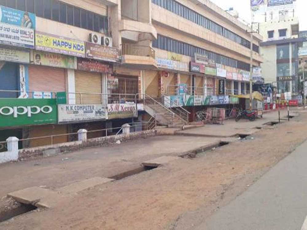 Called by a network of Kannada organisations, the bandh's objective is to highlight Karnataka's case in the Mahadayi river water dispute with neighbouring Goa. DH file photo