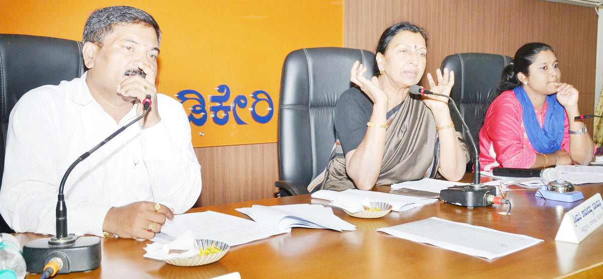 Madikeri CMC president Kaveramma Somanna speaks at a CMC meeting on Saturday.