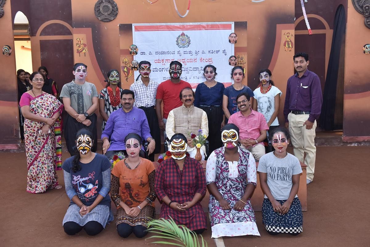 Participants of the workshop on Yakshagana Bannagarike.