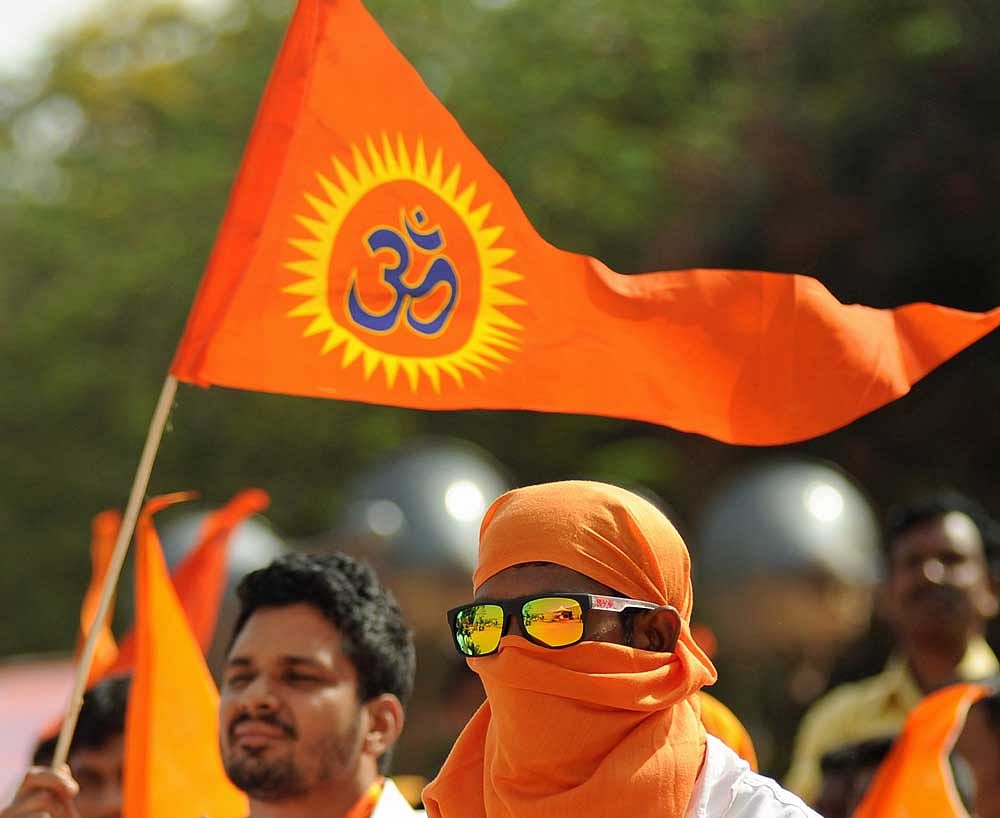Tension gripped parts of Uttar Pradesh as Vishwa Hindu Parishad (VHP) and Bajrang Dal (BD) workers took out 'Tiranga Yatras' (marches carrying tricolor) on Wednesday. DH file photo