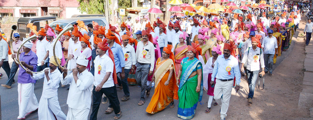 Dignitaries and guests arrive in a colourful procession from Mahalingeshwara Temple to Sudana School, the venue of four-day state-level youth festival in Puttur on Thursday.