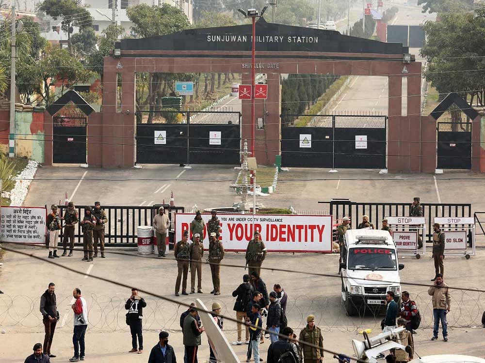 The defence ministry has sanctioned Rs 1,487 crore to the Army to improve the perimeter security of its bases in the next 10 months. Reuters photo